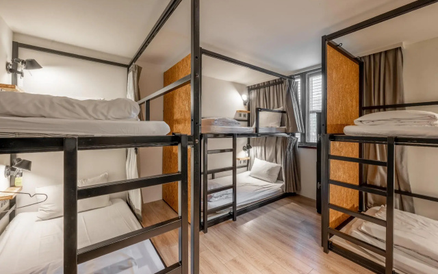 Light Hostel