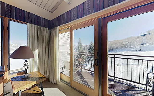 Timberline Condominium Studio Deluxe Unit 318