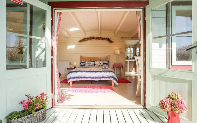 Songbird Hideaway