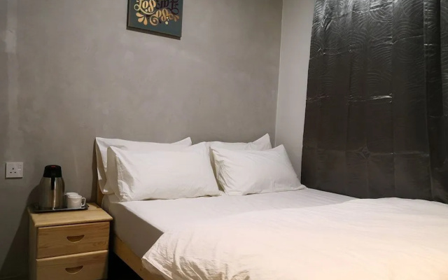 5 Bands Hotel