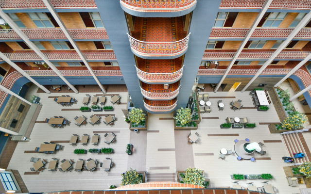 Embassy Suites by Hilton Denver Central Park
