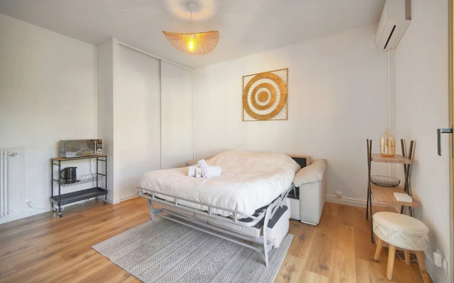 Lumineux Studio Avec Loggia A0b203