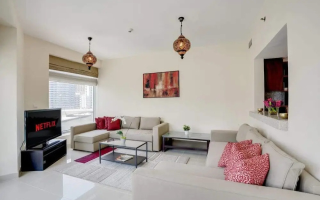 Modern Apartment in Dubai Marina Amazing Pool!