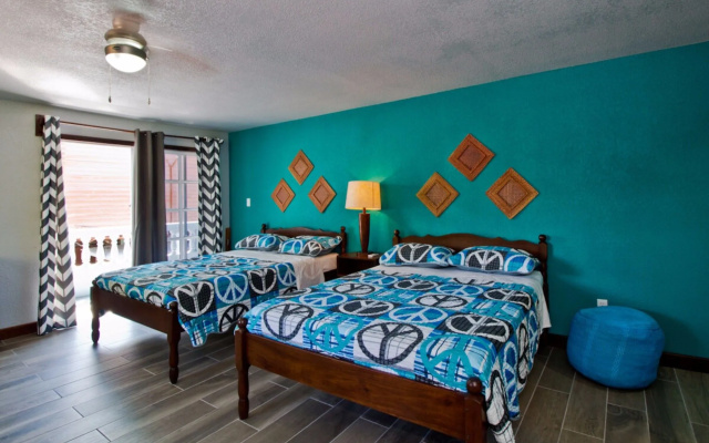 Sandbar Beachfront Hotel & Hostel