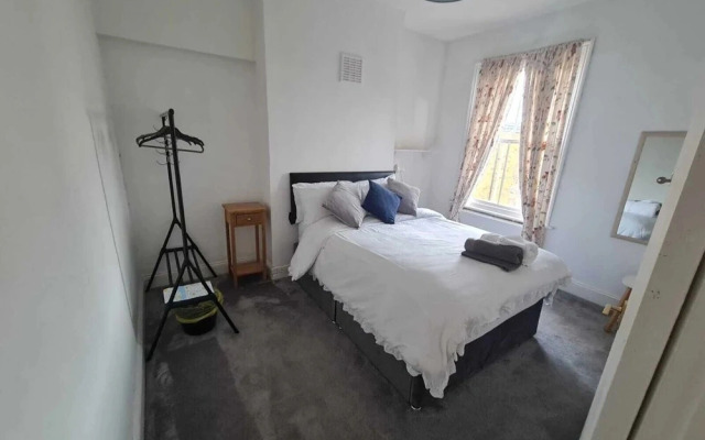 3-bed House in London Self-contained in Ladywell