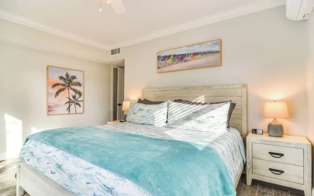 Pool, Swim Dock, Golf Cart! Ultimate Beach Retreat