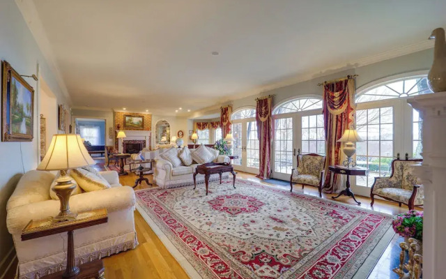 Immaculate Boone Villa w/ Entertainment Lounge!