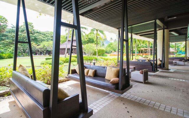 Отель Hilton Phuket Arcadia Resort and Spa вид на фасад