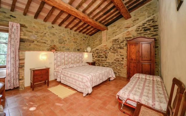 Holiday Home in Monte Santa Maria With Pool