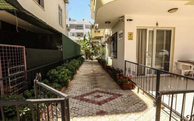 Kizkalesi Sari Konak Apart Otel Турция, Силифке - отзывы, цены и фото номеров - забронировать отель Kizkalesi Sari Konak Apart Otel онлайн