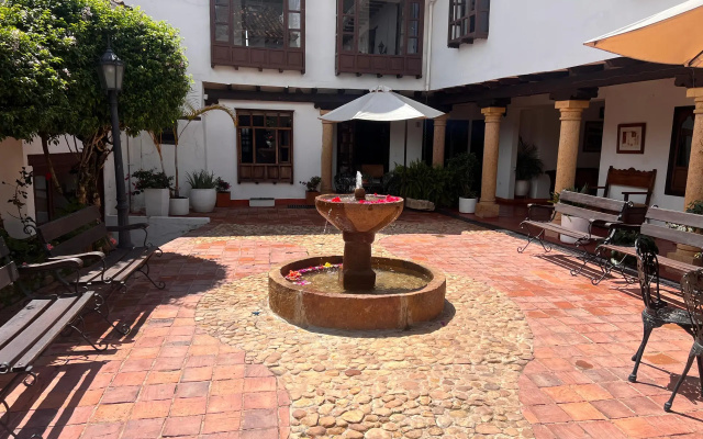 Hotel Meson de los Virreyes