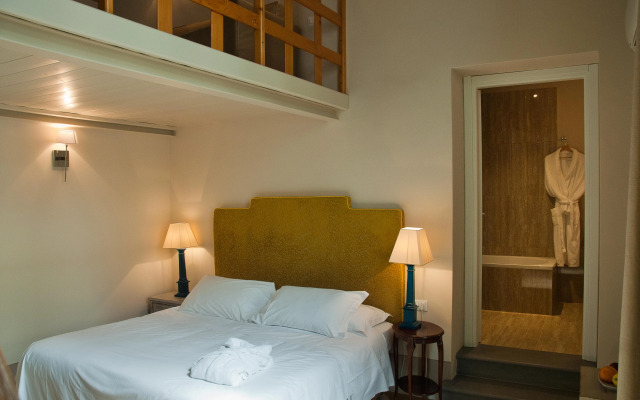Black 5 Florence Suite