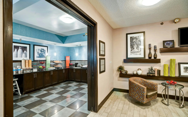 Hampton Inn State College