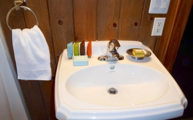 Canyon Cabins Lodging