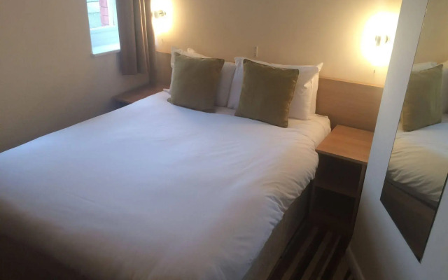 Paragon Hotel