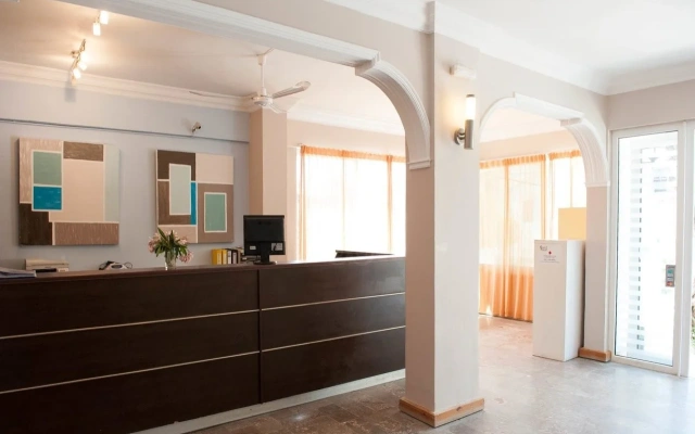 Отель Quayside Village Hotel — Adults Only