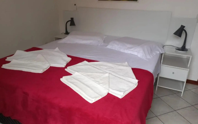 Apto. 2 quartos em Bombinhas (60 m da praia)