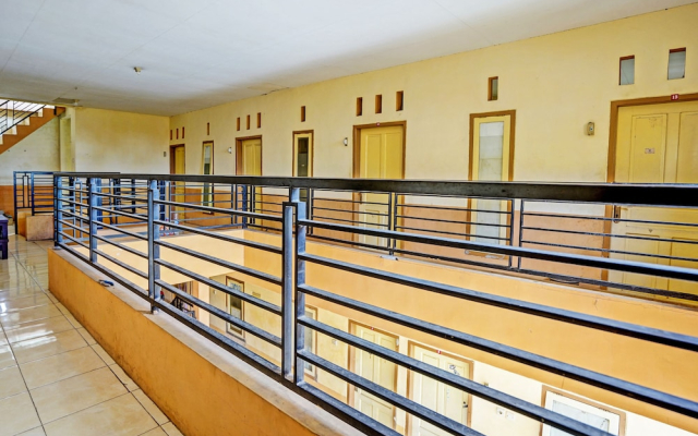 Hotel O Lili Kost SyariahNearKetapang Royal City