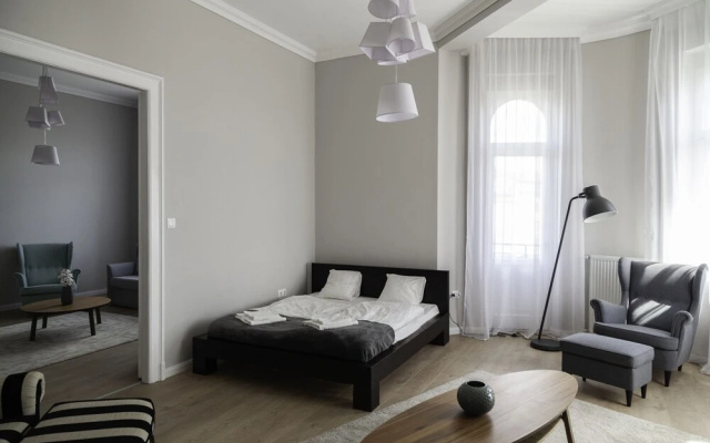 RiverView CityCenter Apartment