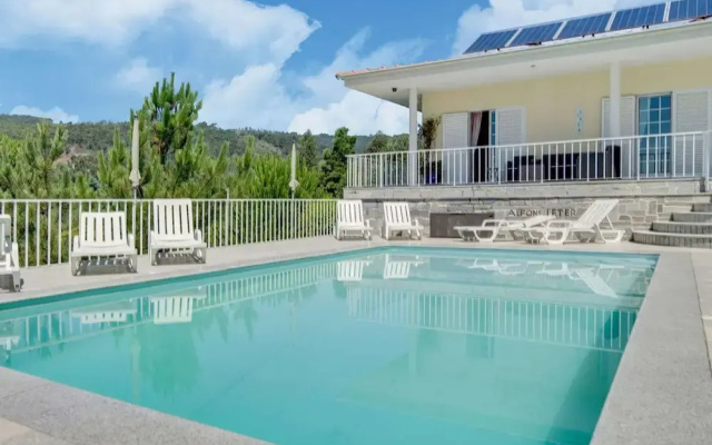 Upscale Villa With Swimming Pool and Terrace