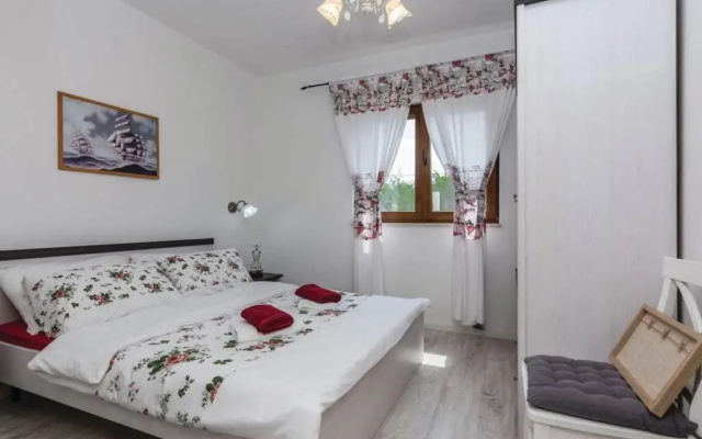Lux stone house with pool, jacuzzi, sauna near beach