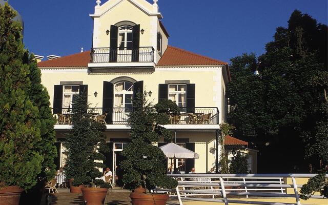 Отель Quinta das Vistas Palace Gardens Португалия, Фуншал - отзывы, цены и фото номеров - забронировать отель Quinta das Vistas Palace Gardens онлайн вид на фасад