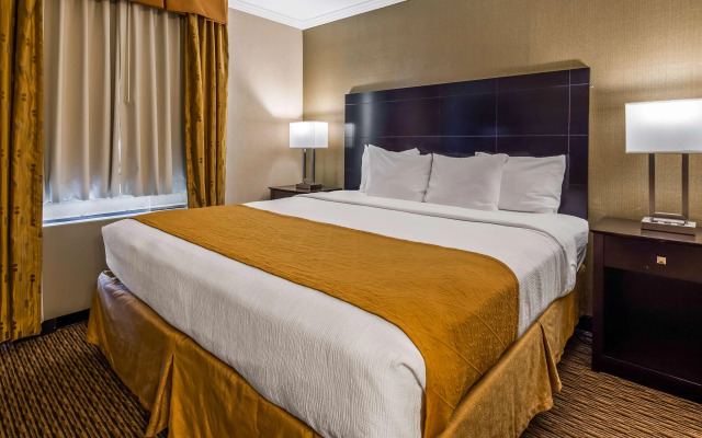 Hotel Watertown