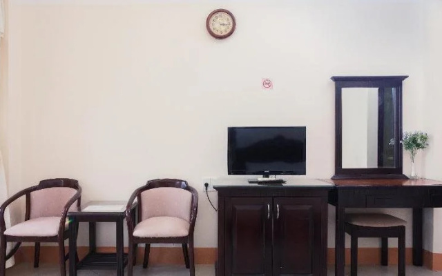 Long Chau Hotel