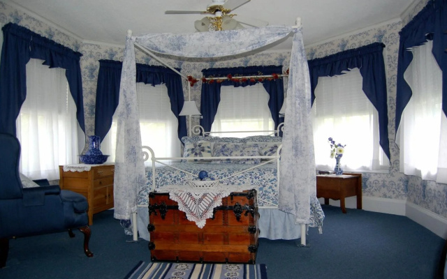 Atlantic Birches Inn