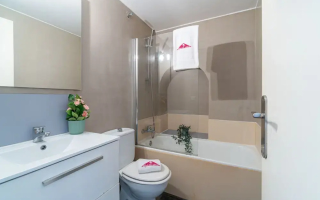 Apartment in Empuriabrava Near Sandy Beach