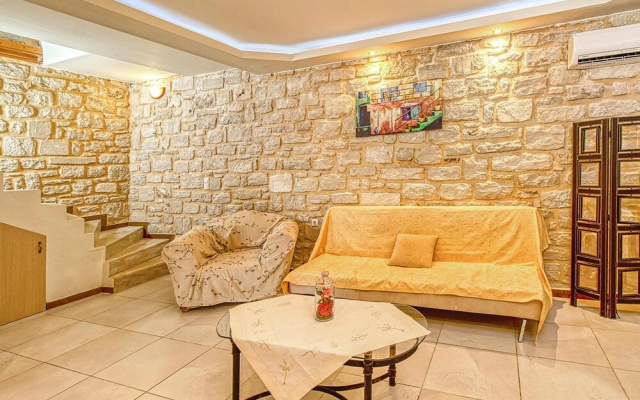 Stunning Home in Chania With Jacuzzi, Wifi and 3 Bedrooms