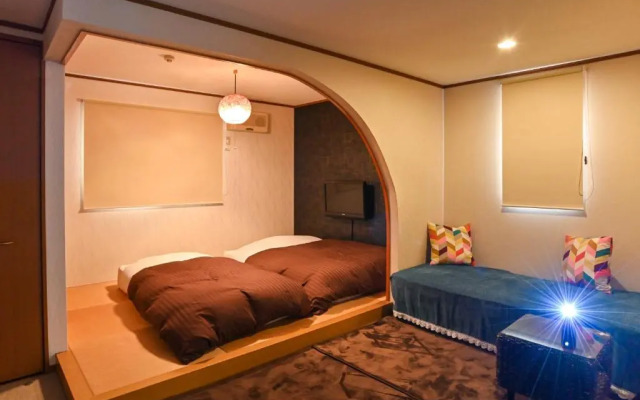 Lake Side Inn Beehive