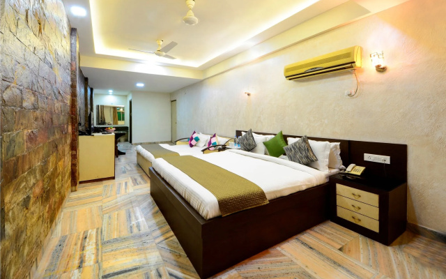 Hotel Ashish Palace
