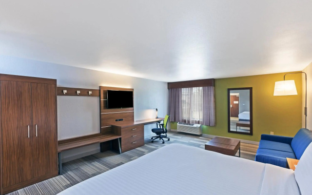 Holiday Inn Express Hotel & Suites Dallas Lewisville by IHG