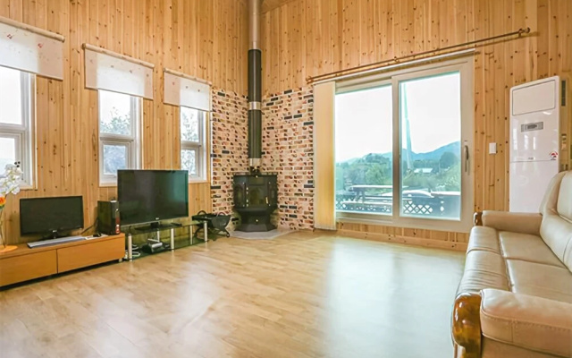 Muju Sandeul Pension