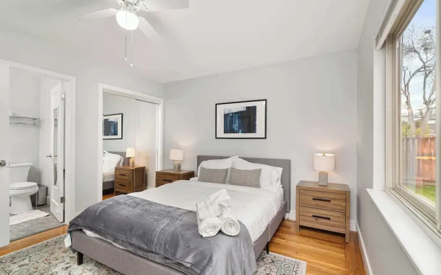 Marbella Lane Impeccable 3BR Delightful Escape