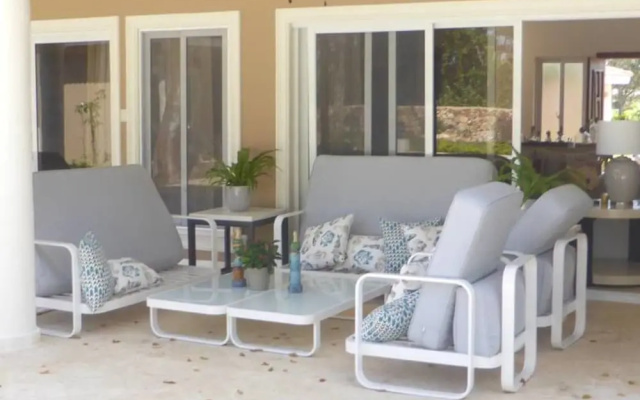 Private two Story Villa With Guest House