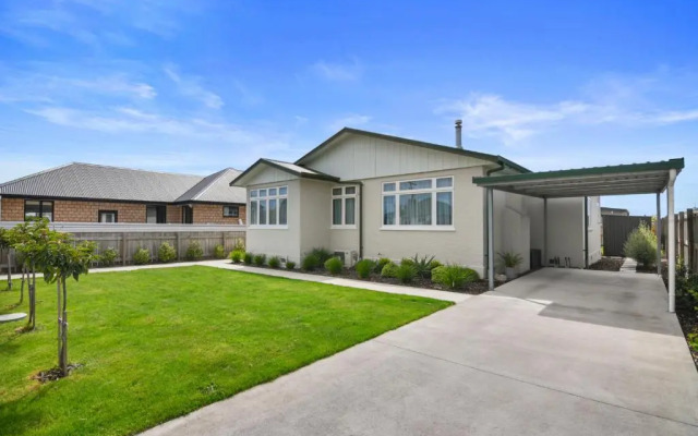 Bliss on Barratt - Blenheim Holiday Home