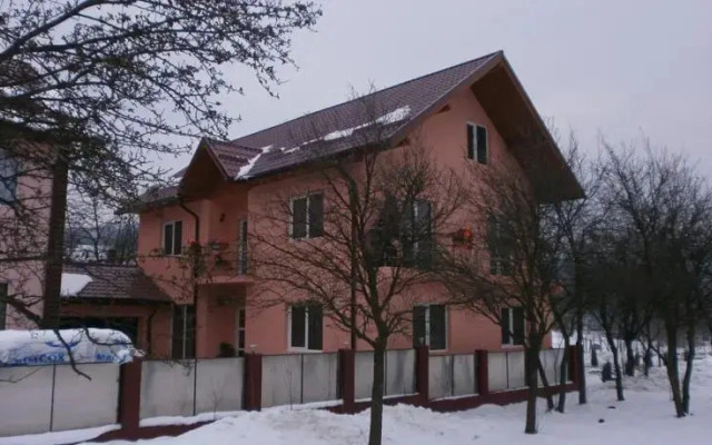 Pensiunea Poalele Gutinului