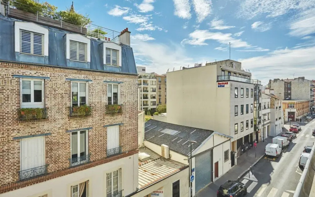 Apartment Boulogne Facing the "passage"