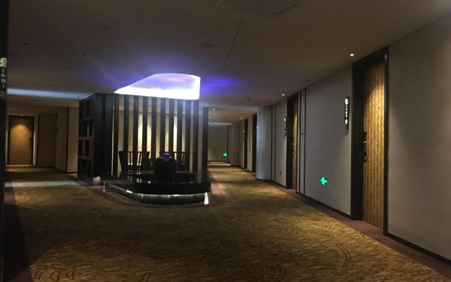 Relax Season Hotel (Shenzhen Dongmen)