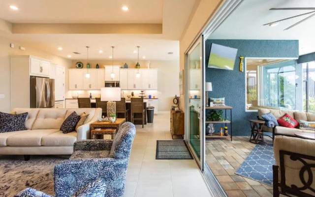 Vernazza Vacation Rental in Naples Reserve