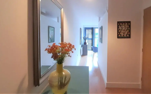 Contemporary 1 Bedroom Apartment - Mailbox