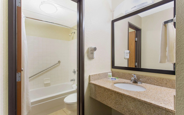 AmericInn by Wyndham Burlington
