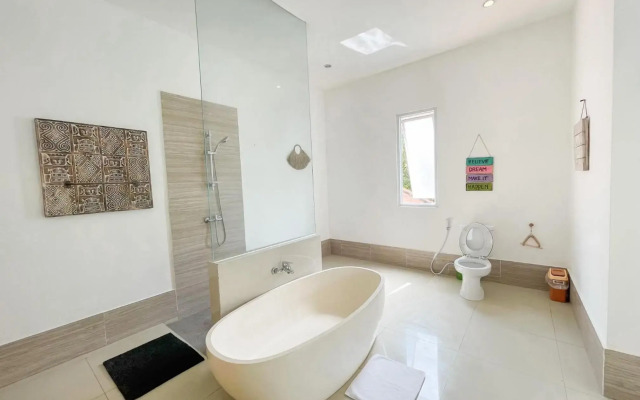 Kembali-Luxury 3BR Villa 3-Seminyak