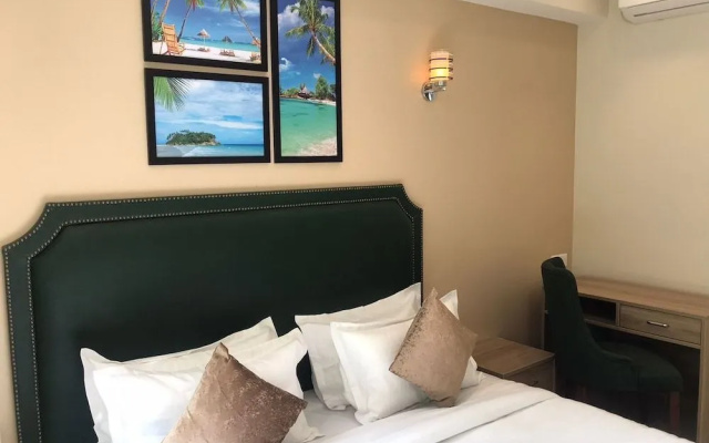 Hotel Flora