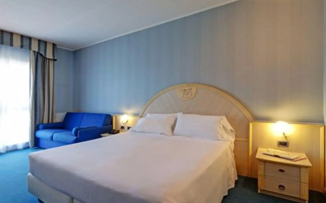 Отель Four Points Flex by Sheraton Parma