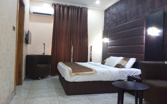 Bana Hotel & Suites