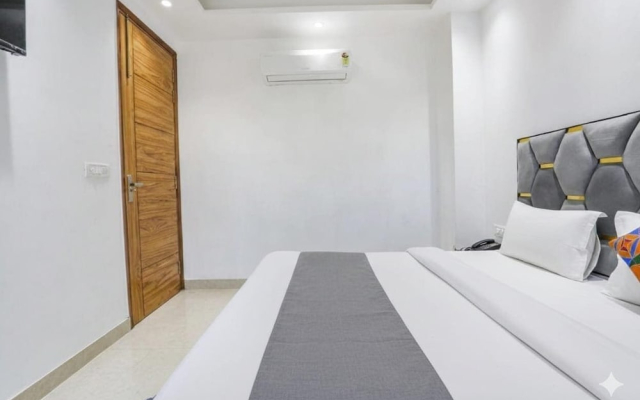 hotel aiims 20 four 7