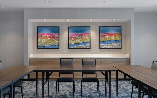 Home2 Suites By Hilton Sheboygan